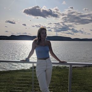 Meet your Posher, Lauren